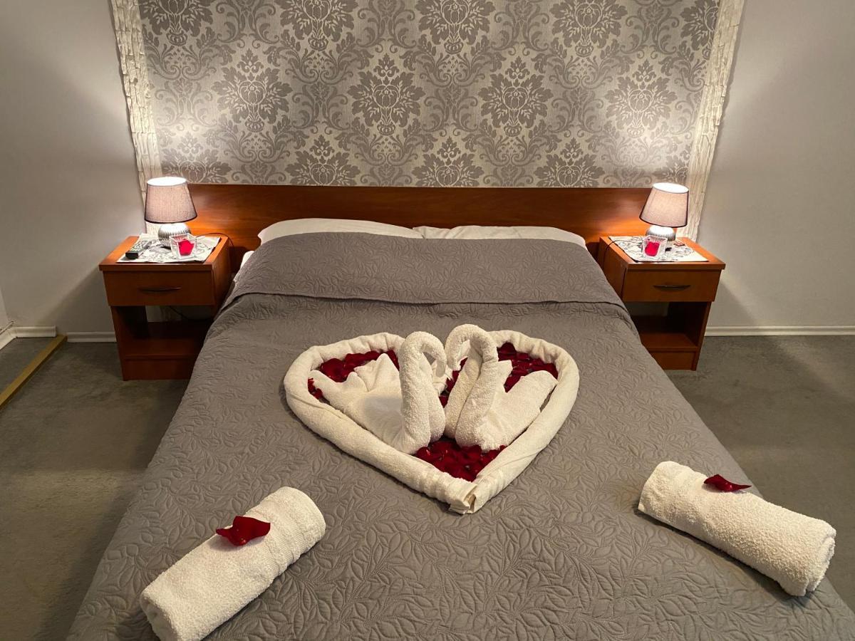 Restauracja Hotel Kassandra Wrzesnia Bagian luar foto