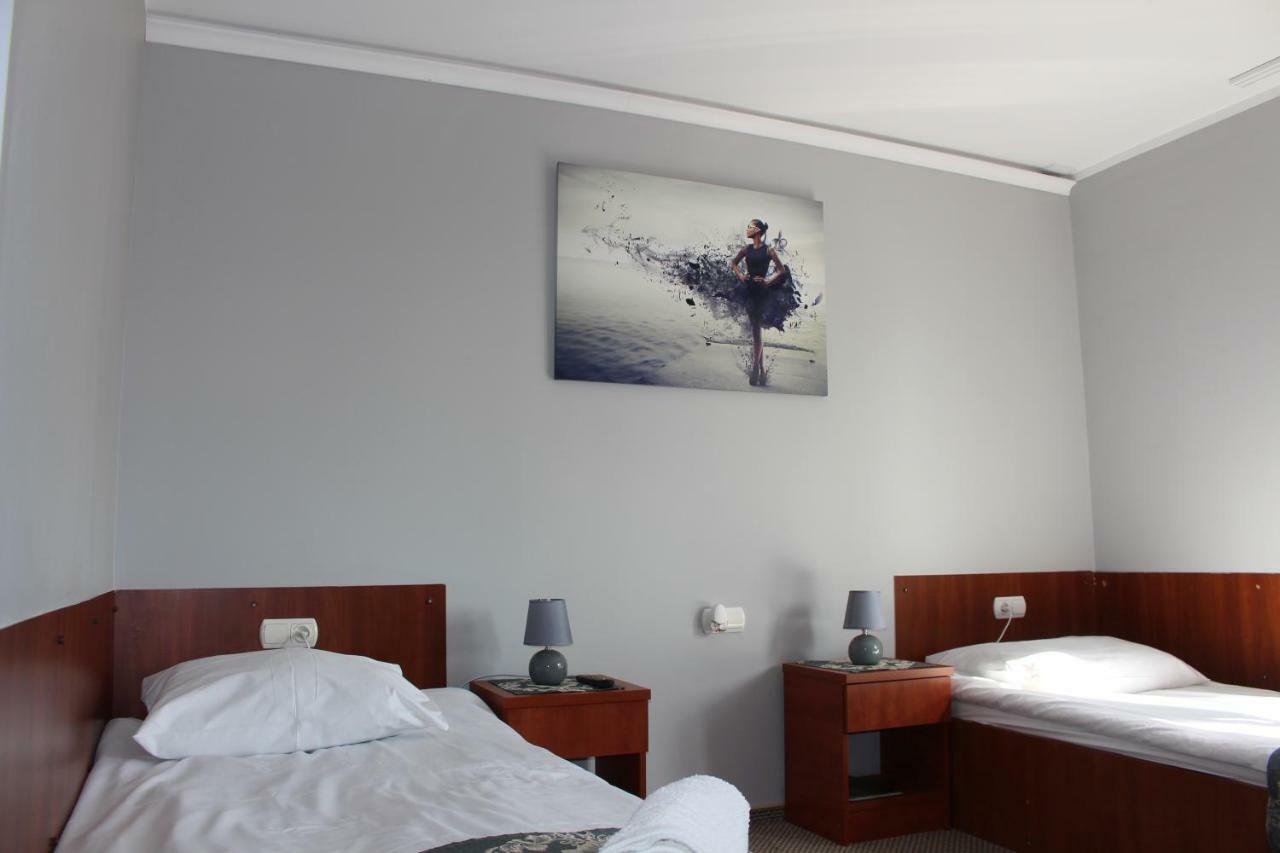 Restauracja Hotel Kassandra Wrzesnia Bagian luar foto