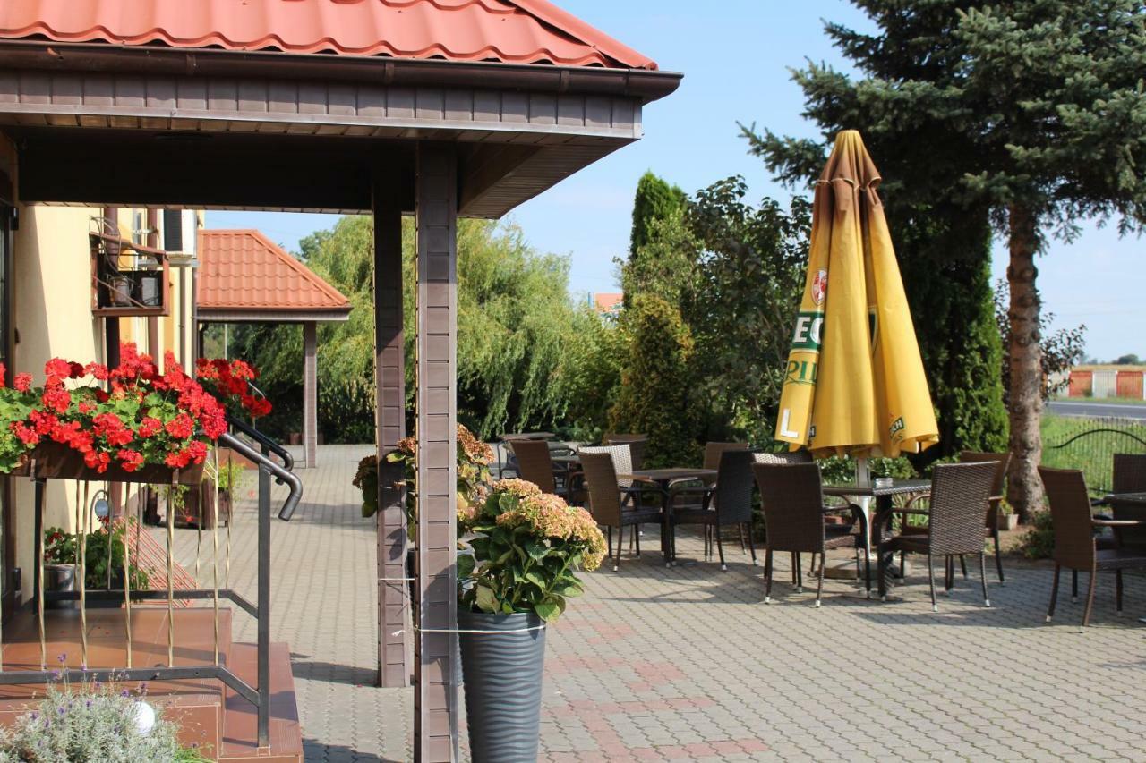 Restauracja Hotel Kassandra Wrzesnia Bagian luar foto
