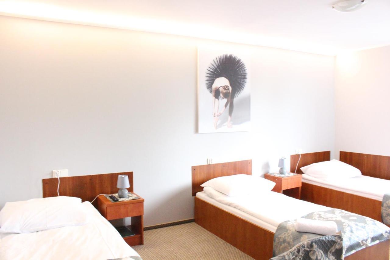 Restauracja Hotel Kassandra Wrzesnia Bagian luar foto